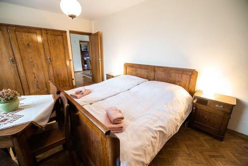 Apartamentos Holiday Home By The River Krka