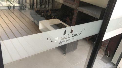 El Diablo Chic
