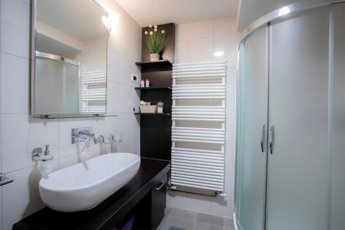 Apartments Loti And Tedy