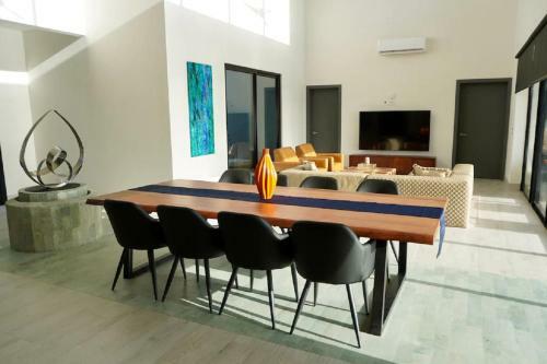 Villa Casa Iluminacion. Golden Sunset Views!