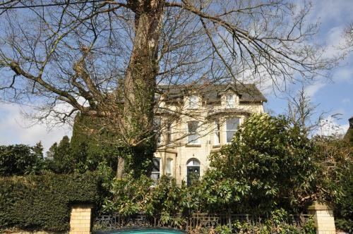 Bed & Breakfast Bryncoed Guest House