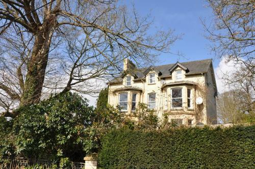 Bed & Breakfast Bryncoed Guest House