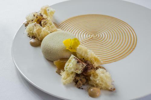 Rushton Hall Hotel And Spa