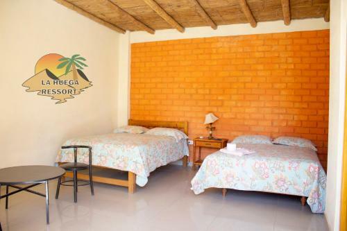 Hostal Hospedaje La Huega