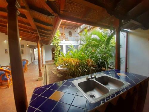 Casa Alma-spacious & Breezy 3bed/3bath House W/garden