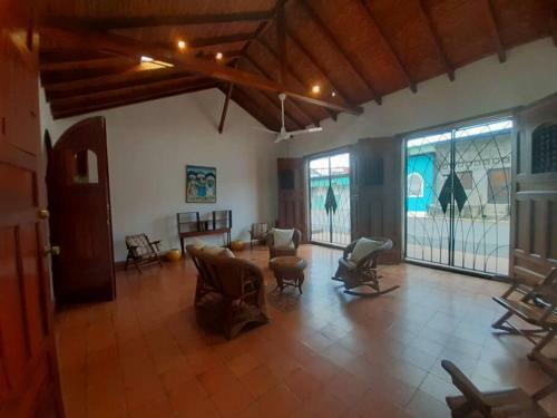 Casa Alma-spacious & Breezy 3bed/3bath House W/garden