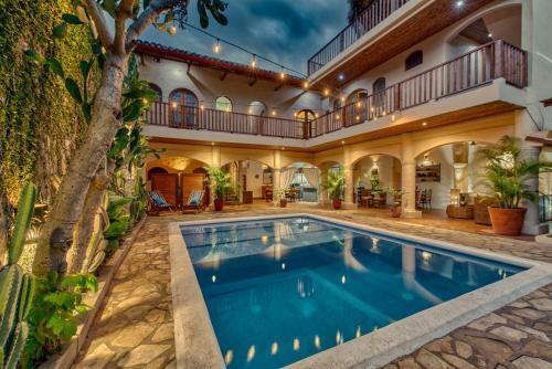 Hotel Secret Garden