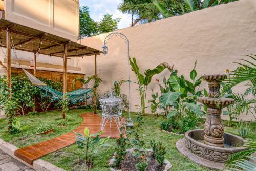 Hotel Secret Garden
