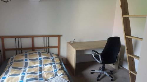 Rooms In The Apartment-center