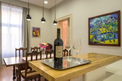 Luxurious Style Apartment At The City Center