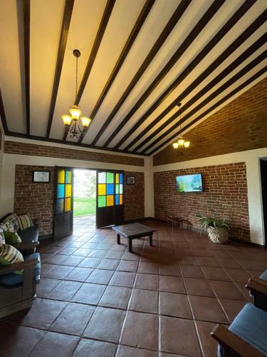 Lake House Calima