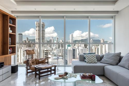 Apartamento de Alto Padr�o, Skyline, 4 Su�tes, Quadra Mar.