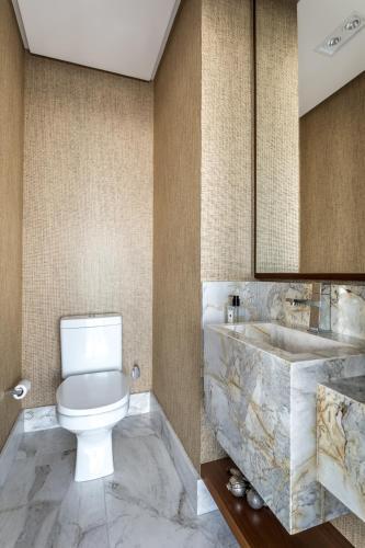 Apartamento de Alto Padr�o, Skyline, 4 Su�tes, Quadra Mar.