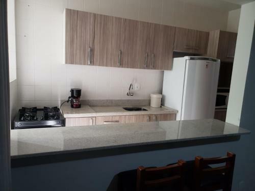 100 M Da Praia Central, Apartamento Com Ar-condicionado E Garagem!