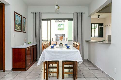 100 M Da Praia Central, Apartamento Com Ar-condicionado E Garagem!