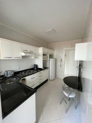 Apartamento Nosso Ap� - Perto Da Praia, Localiza��o Central