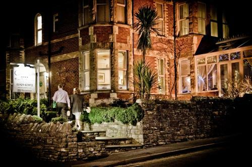 Bed & Breakfast The Castleton Hotel