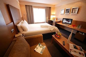 Legacy Farnham Hogs Back Hotel