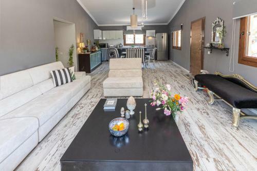 Villa Enchanting House With Impressive Interior Design Surrounded By Nature In Bodrum