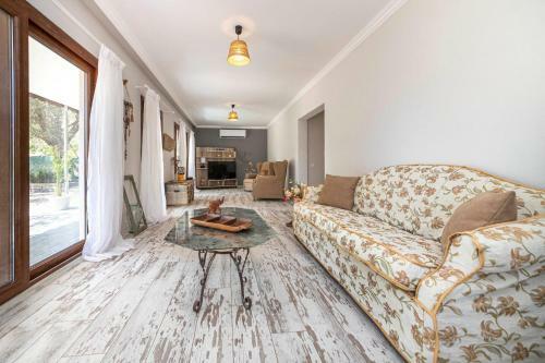 Villa Enchanting House With Impressive Interior Design Surrounded By Nature In Bodrum