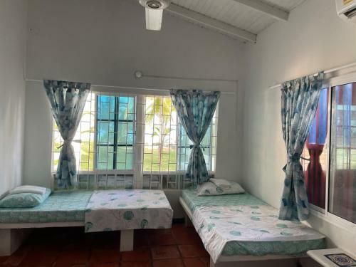 Caba�a Frente Al Mar, Cove�as