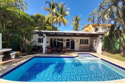 Cozy Private 3 Bedroom Chalet With Pool