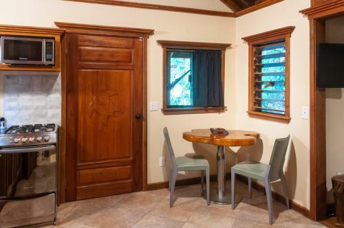 Hostal Turtle Cabin @ Turtle Beach Dive Resort