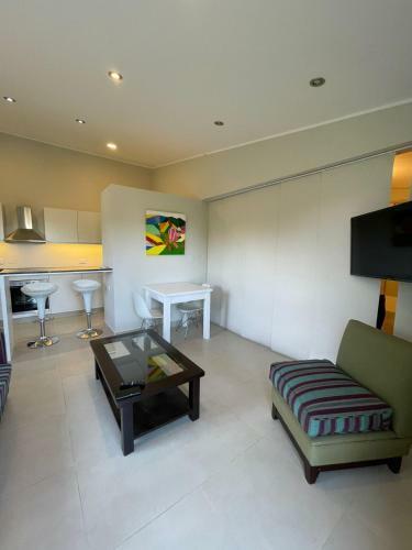 Apartamento Monoambiente A Estrenar Con Jardin Y Pileta Privada!!!