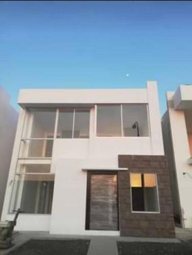 Casa Junto Al Mar Marina Bay-mirador Punta Blanca
