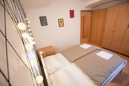 The Maze Apartment