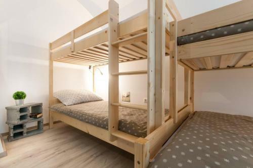 The Maze Apartment