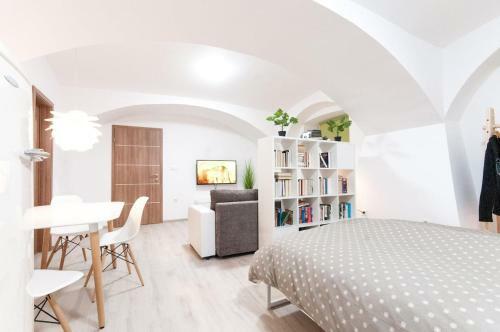 The Maze Apartment
