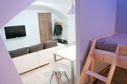 The Maze Apartment
