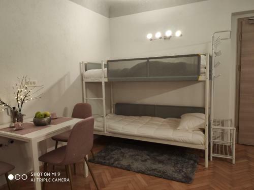 Hostal Aparthotel Cross Street 4