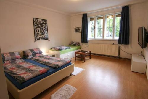Quiet Apartment With Garden + Parking