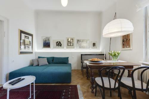 City Center Apartment With Parking