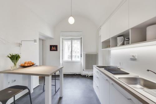 City Center Apartment With Parking