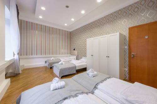 Albergue Royal Rooms***
