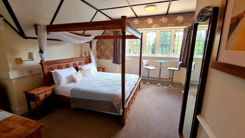 Farnham House Hotel