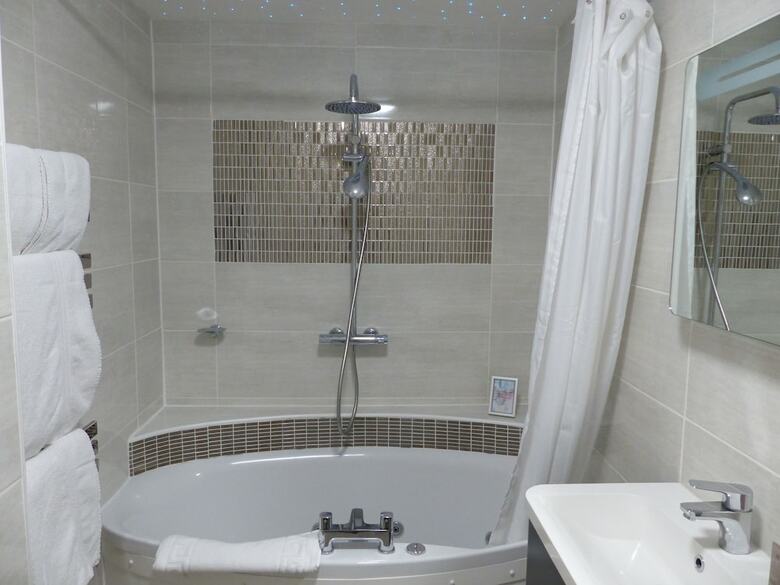 Farnham House Hotel