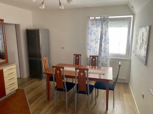 Hostal Peachy House Be?igrad