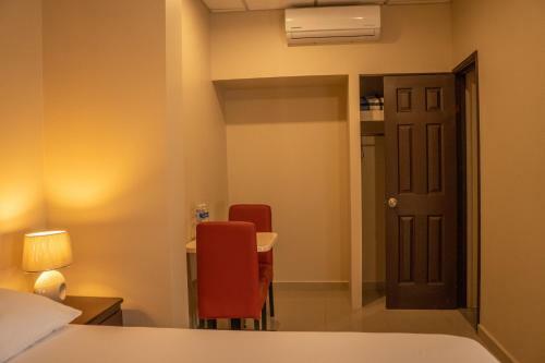 Hotel Orquidea Limon Suites