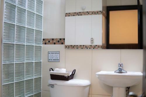 Hotel Orquidea Limon Suites