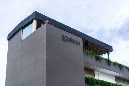 Hotel Bourbon Hostal