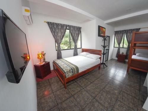 Hostal Mikaza Hosteria