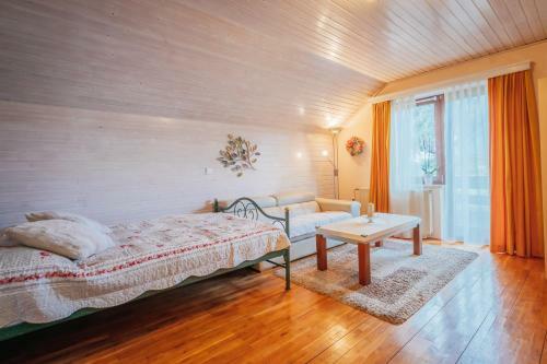 Apartma Borovc