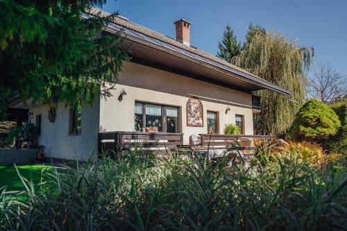 Apartma Borovc