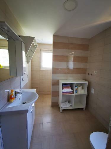 Apartmaji Tom?i?