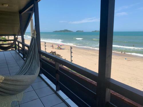 Casa de Praia - P� Na Areia - Barra Do Sul