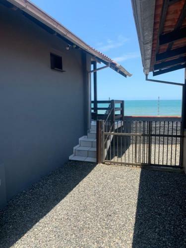 Casa de Praia - P� Na Areia - Barra Do Sul